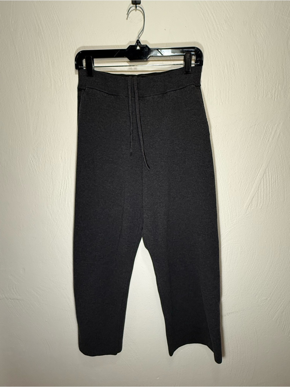 Uniqlo Women’s Grey Knit Drawstring Joggers